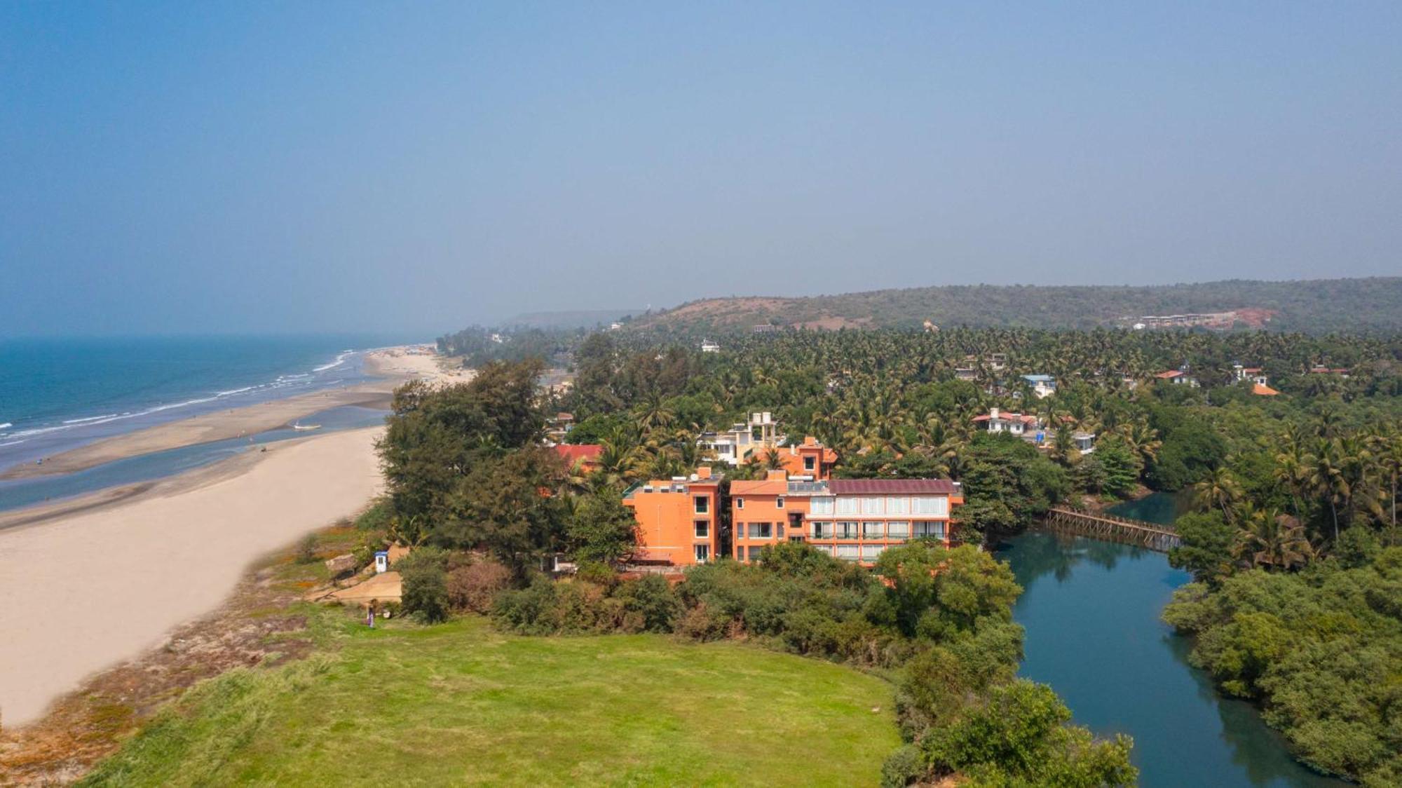 Mandrem Beach Resort, A Member Of Radisson Individuals Retreat Esterno foto