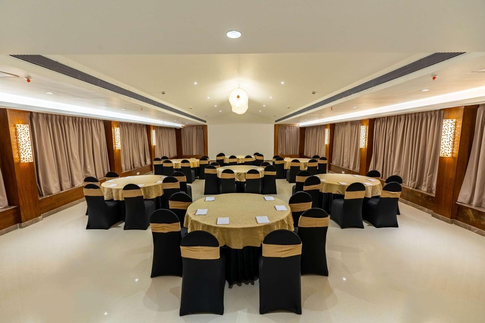 Mandrem Beach Resort, A Member Of Radisson Individuals Retreat Esterno foto